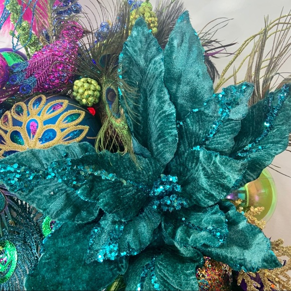 Peacock Contemporary Christmas Wreath With Lights - Picture 11 of 11